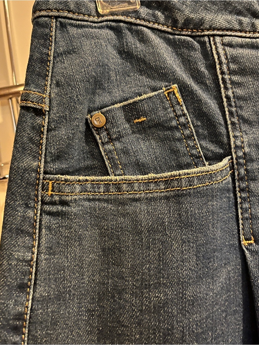 Anthropologie Pilcro Emory Pleated Wide Leg Cuffed Jeans 29P - Picture 4 of 7